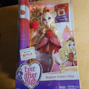 Ever After High Apple White Doll - Red and Gold Ensemble